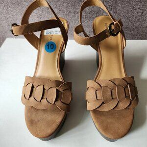 Tan wedges